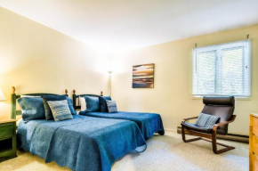 Tremblant Hotel Du Lac - Amazing Lake and Mountain View - G475